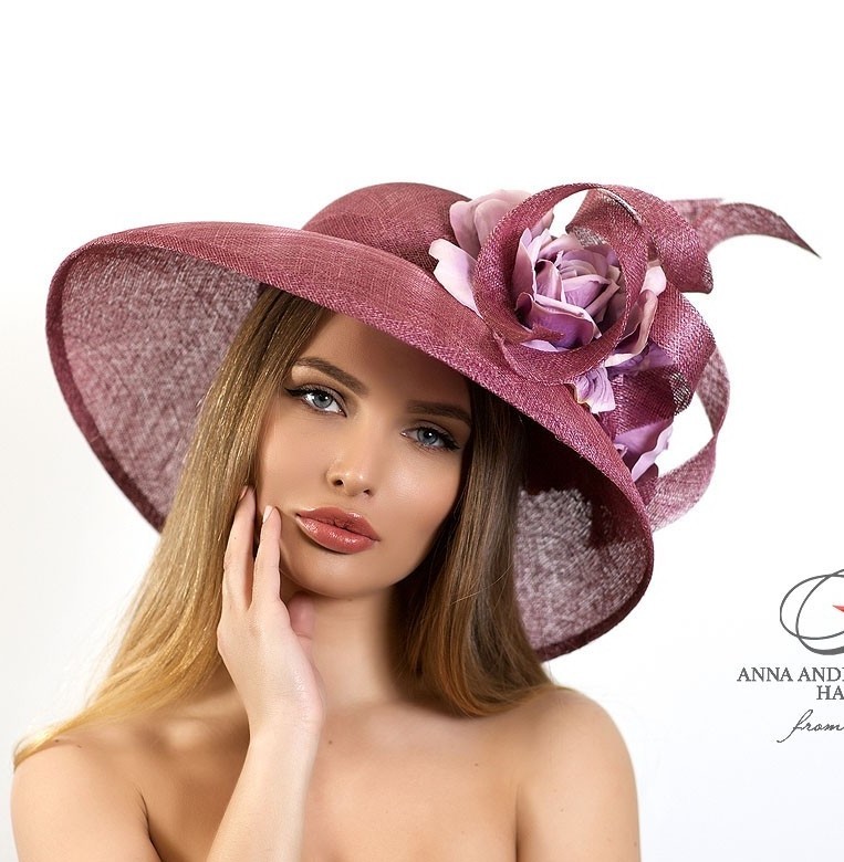 купить широкополую шляпу для скачек, шляпа с цветами, шляпа из синамей, шляпа для свадьбы, шляпа с цветами, широкополая шляпа, шляпа для приема, шляпа для праздника, вечерняя шляпа, шляпа с большими полями, шляпа для королевских скачек, купить шляпу, дизайнерская шляпа, эксклюзивная шляпа