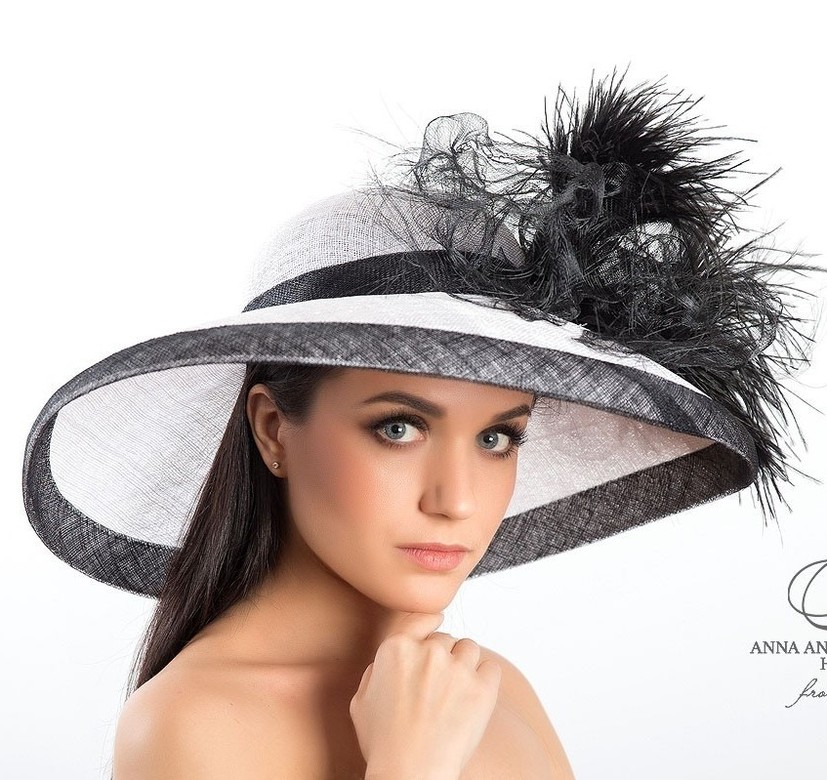 купить белую шляпу для скачек, широкополая шляпа, свадебная шляпа, шляпа для свадьбы, шляпа для невесты, черно-белая шляпа, шляпа с круглой тульей, шляпа с большими полями, летняя шляпа, шляпа для лета, шляпа для пляжа, светская шляпа, дизайнерская шляпа, Анна Андриенко, шляпа с большими полями, шляпа для скачек, вечерняя шляпа, шляпа для праздника, шляпа для фотосессии