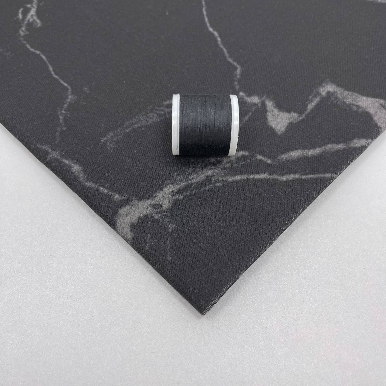 Выбеленный габардин. Хмурая скала