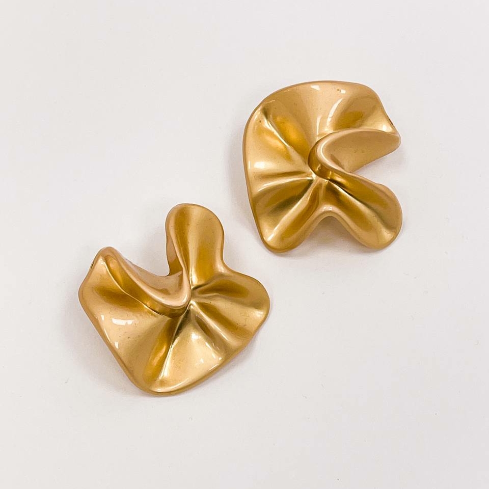 Набор декоративных металлических пуговиц. Звучит как Ураган