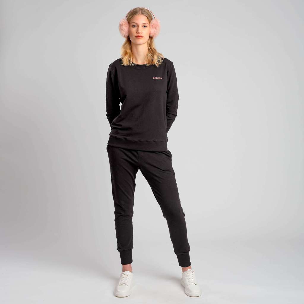 "Просто черная" Свитер и штаны Жен.