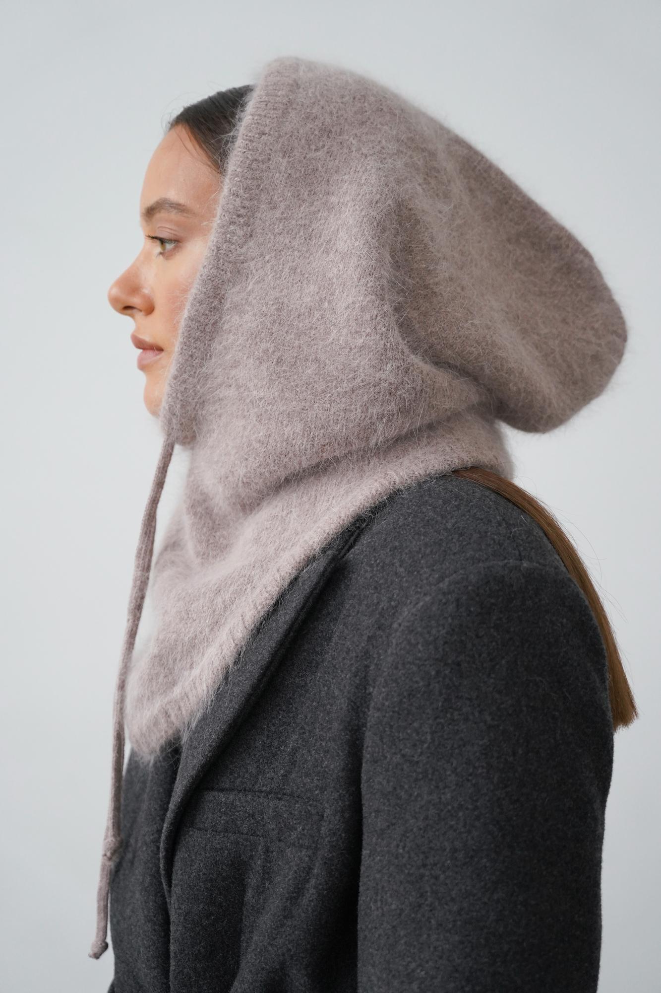 Капор из ангоры кофейного цвета