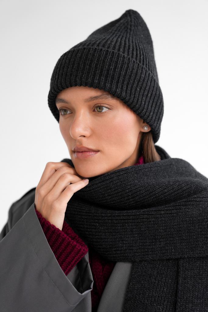 Шапка из шерсти мериноса цвета графит