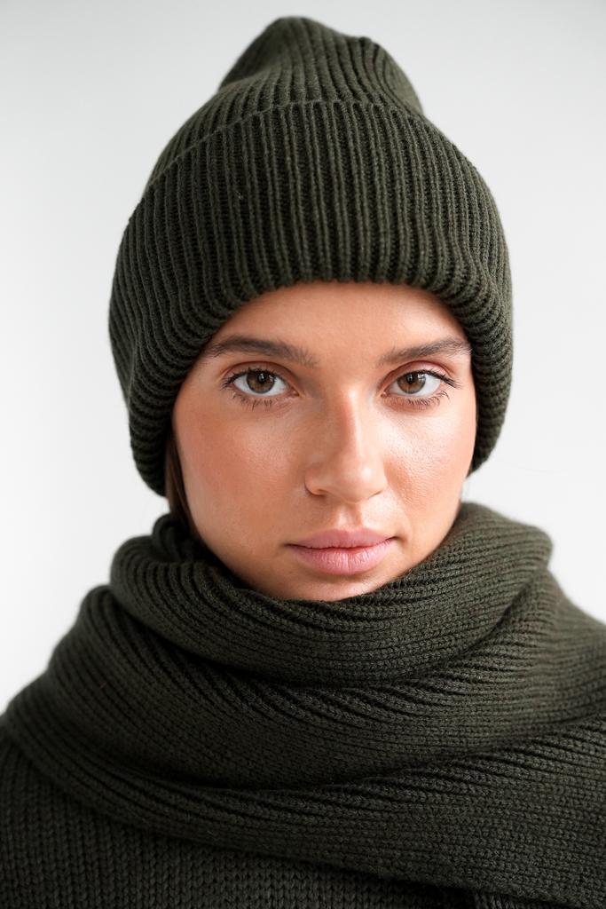 Шапка из шерсти мериноса цвета хаки