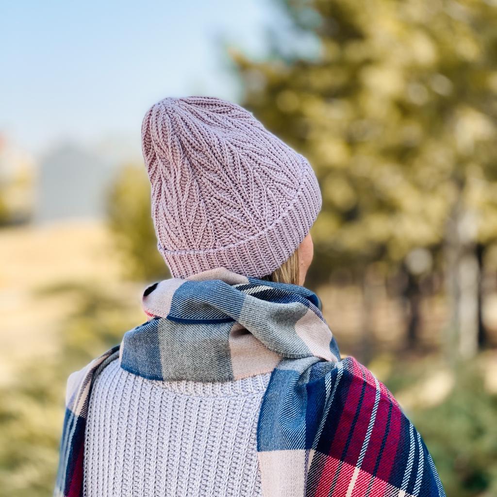 Мастер-класс по вязанию крючком шапочки "Перья" (Feathers)