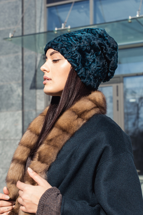 Шапка из меха каракульчи