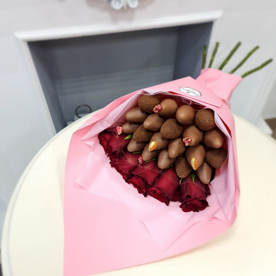 Букет клубничный, цветы с клубникой в шоколаде сургут заказать