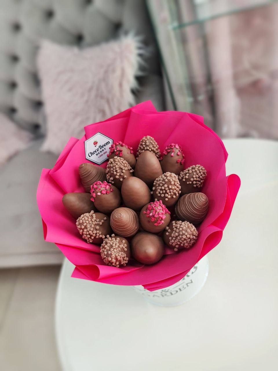 Букет клубничный  "Малиновый закат "