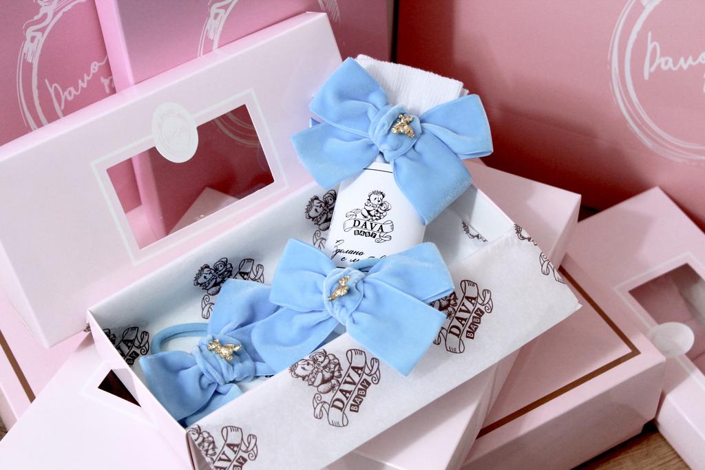 Подарочный набор  «Золотой мишка» =  гольфы белые/голубой+ две резинки