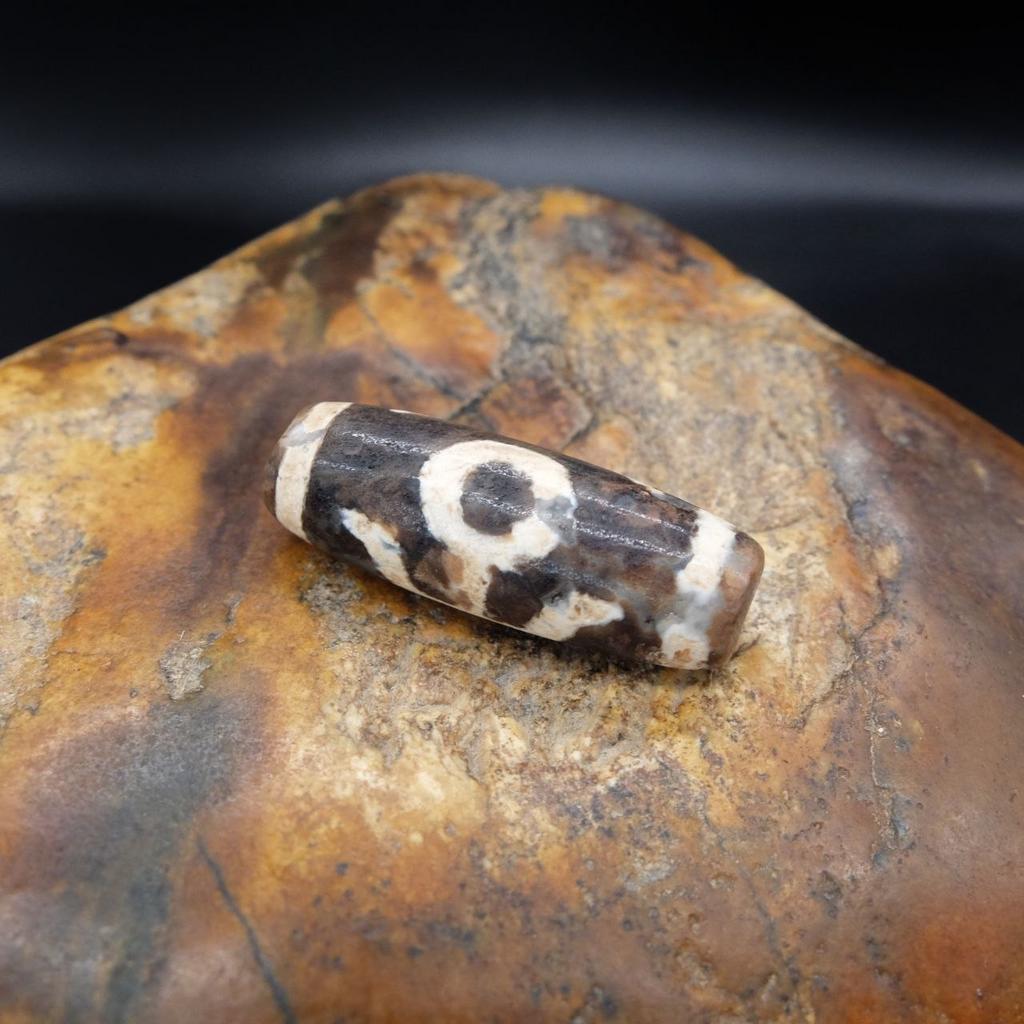 Бусина дзи Большой человек №1