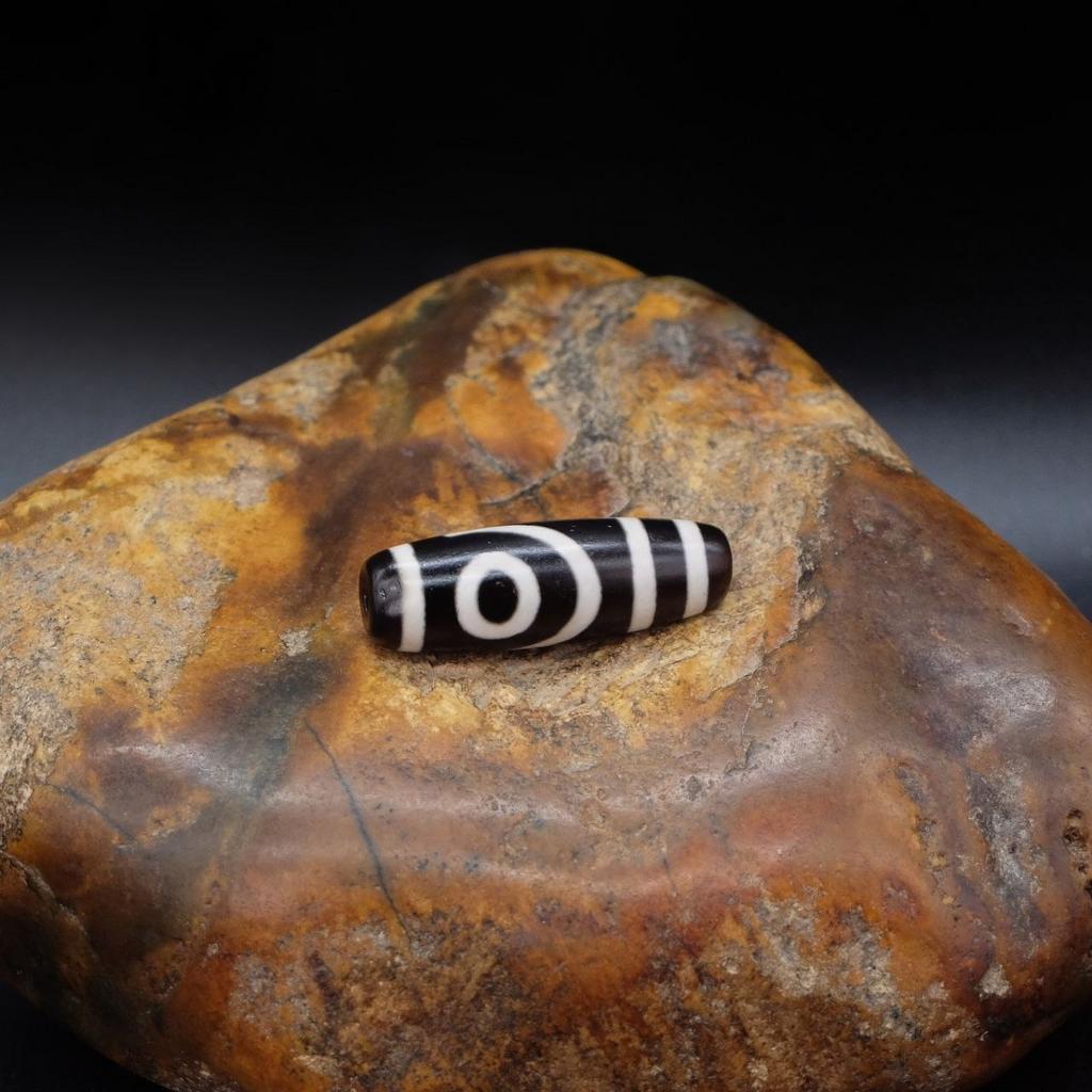 Бусина дзи 2 глаза №34