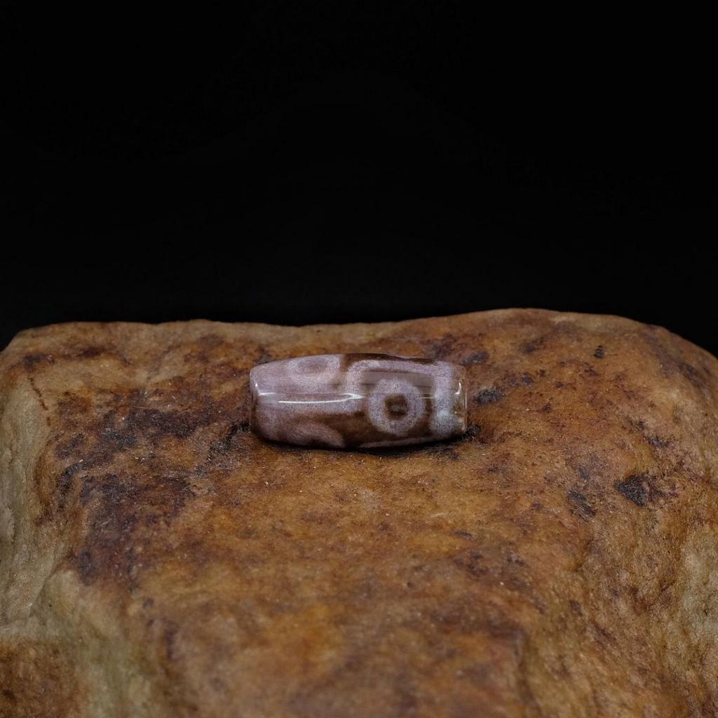 Бусина дзи 6 глаз №28