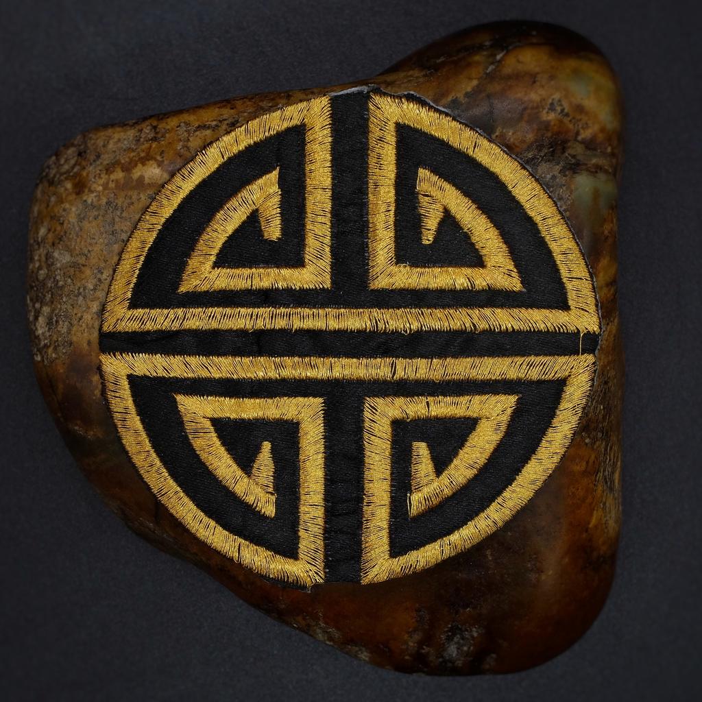 Нашивка круглая "Шоу"  чёрная