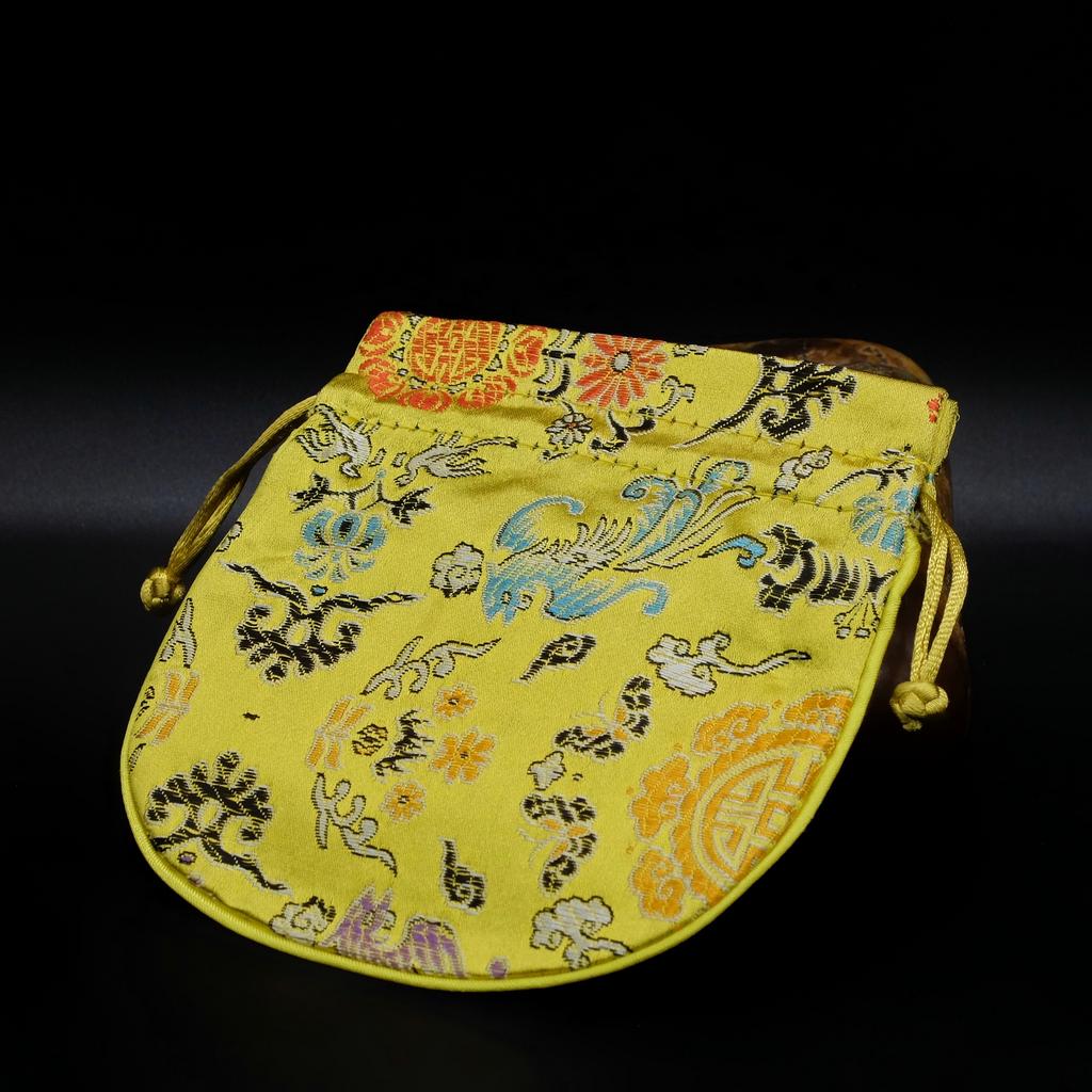 Мешочек шелковый жёлтый