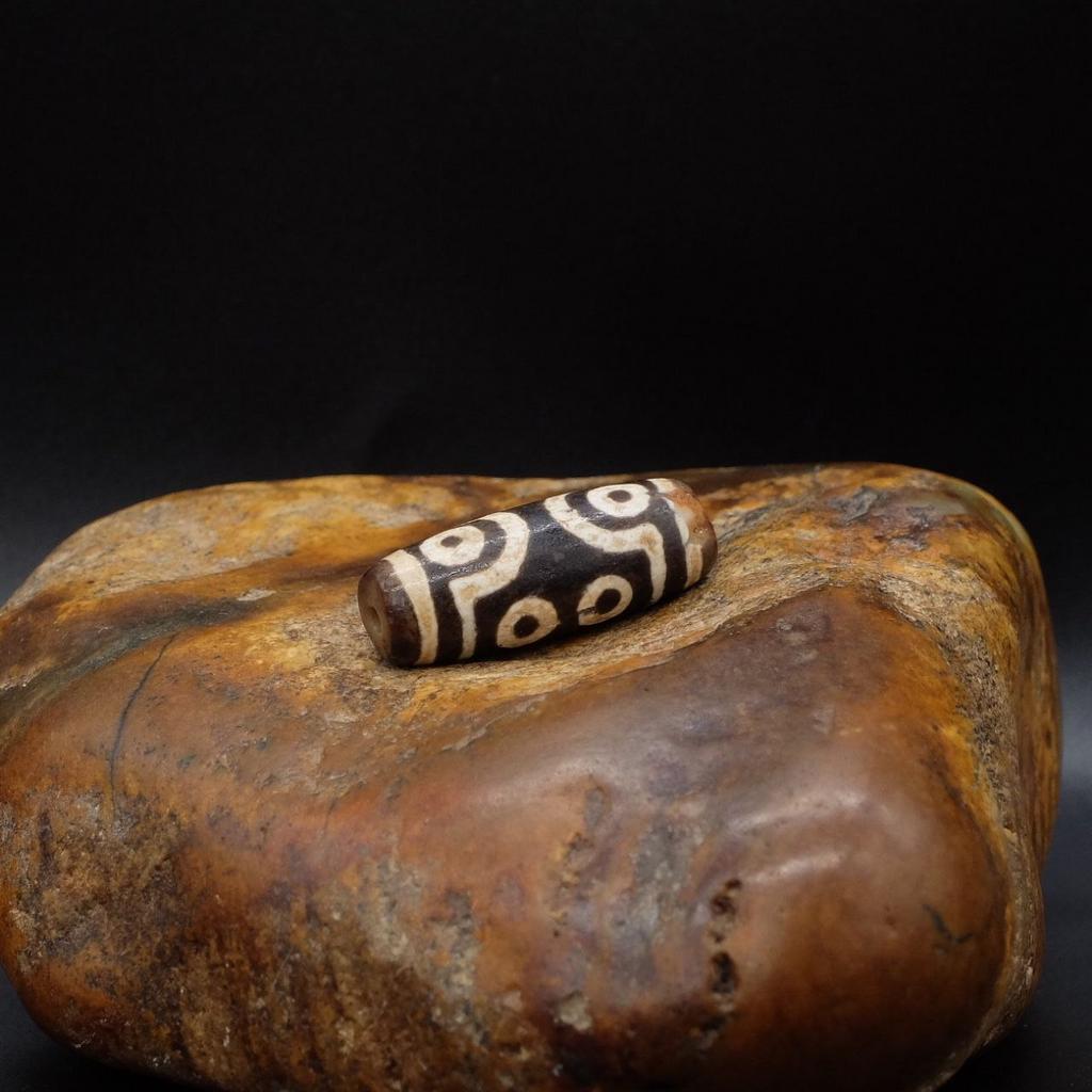 Бусина дзи 7 глаз №13