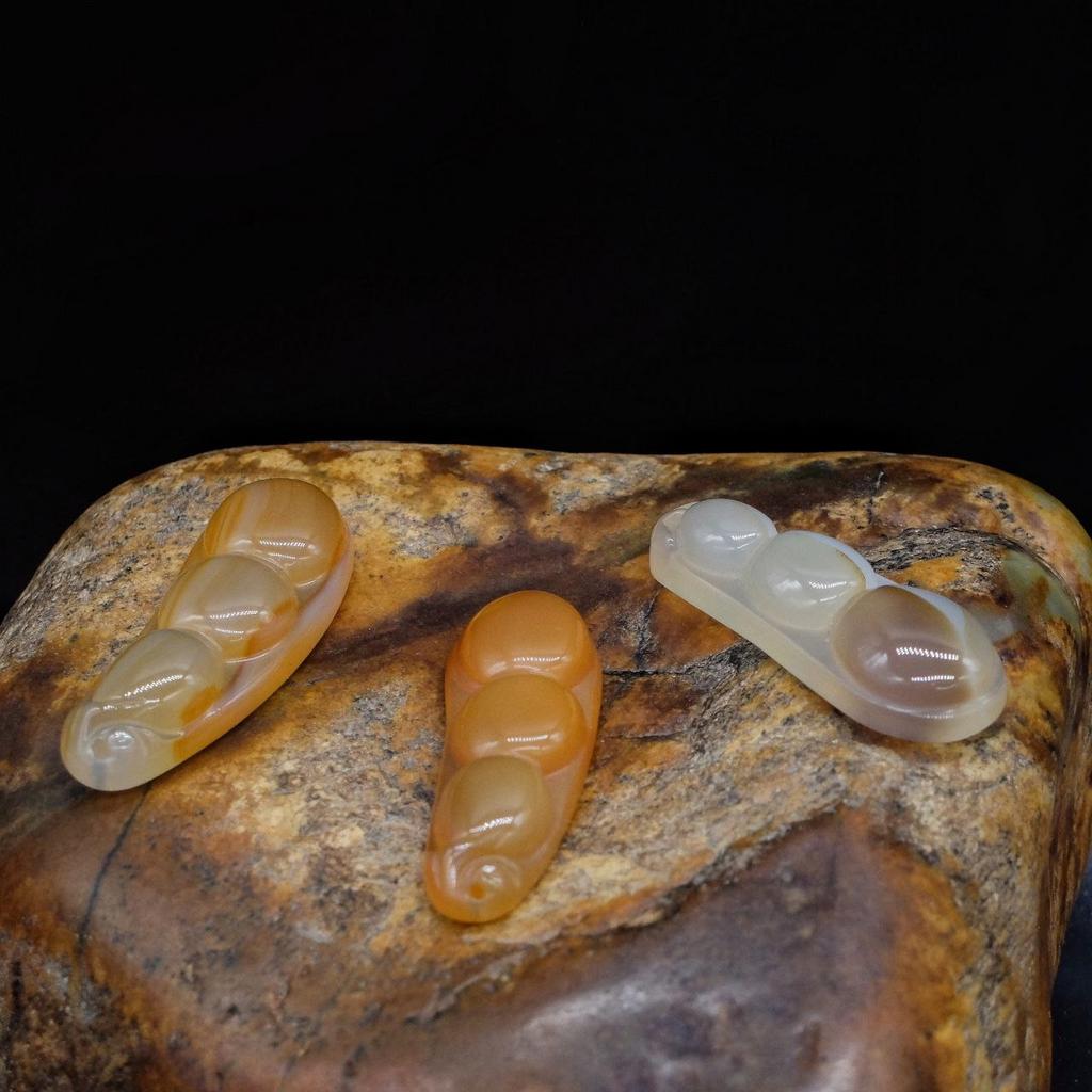 Горошек из агата