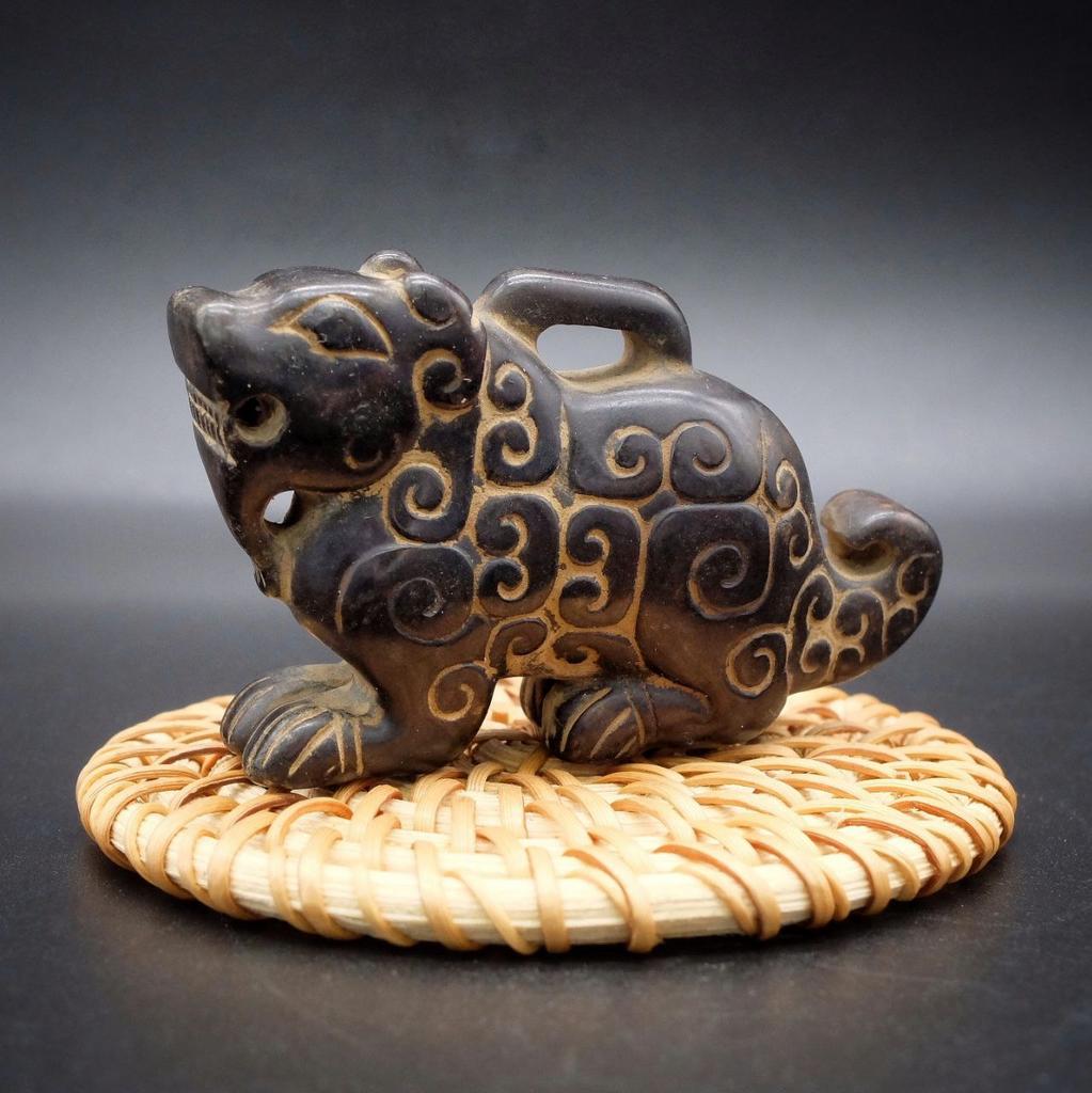 Нефритовая фигурка N°5