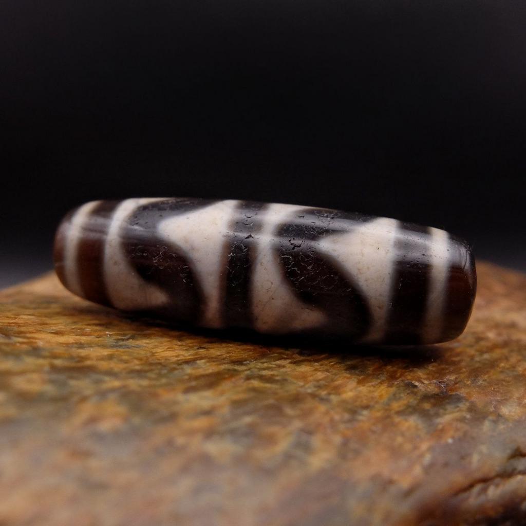 Бусина Дзи Двойные Зубы Тигра N°31