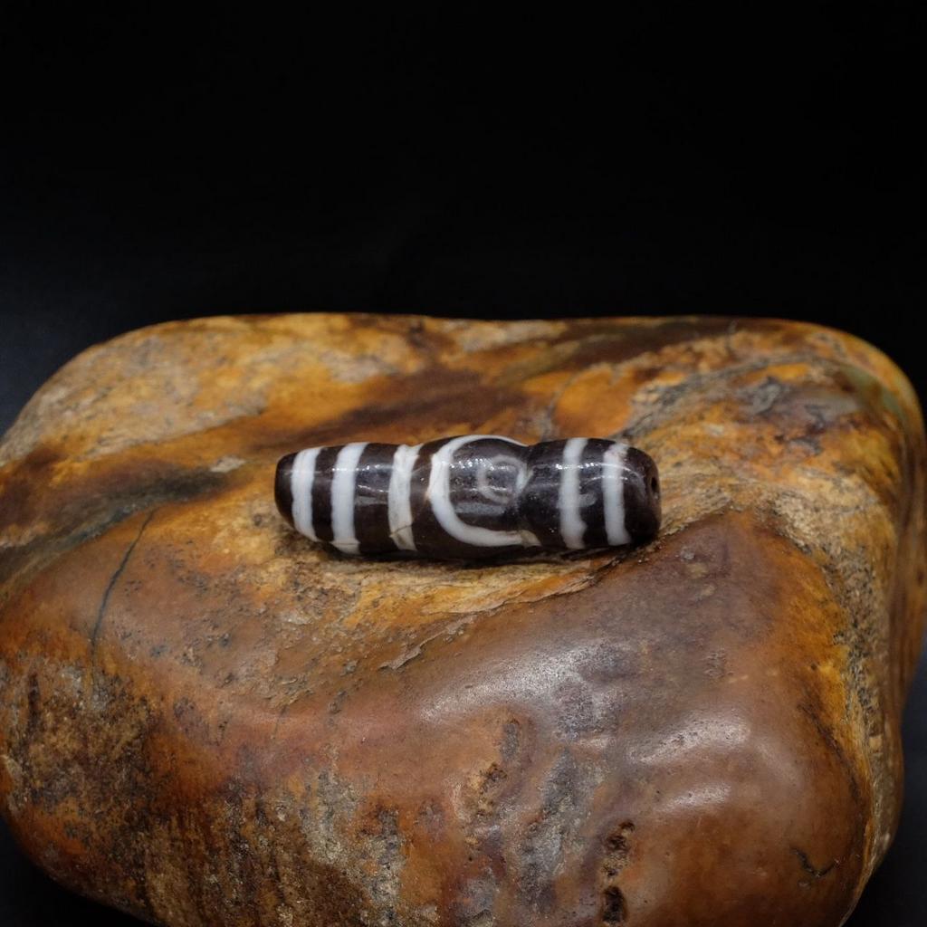 Тройная бусина Дзи 2 глаза