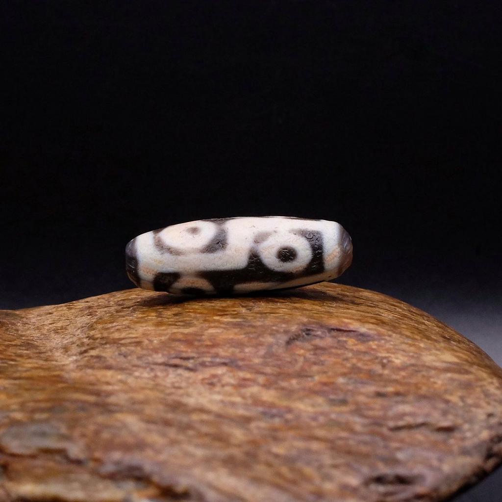 Бусина Дзи 6 глаз N°54