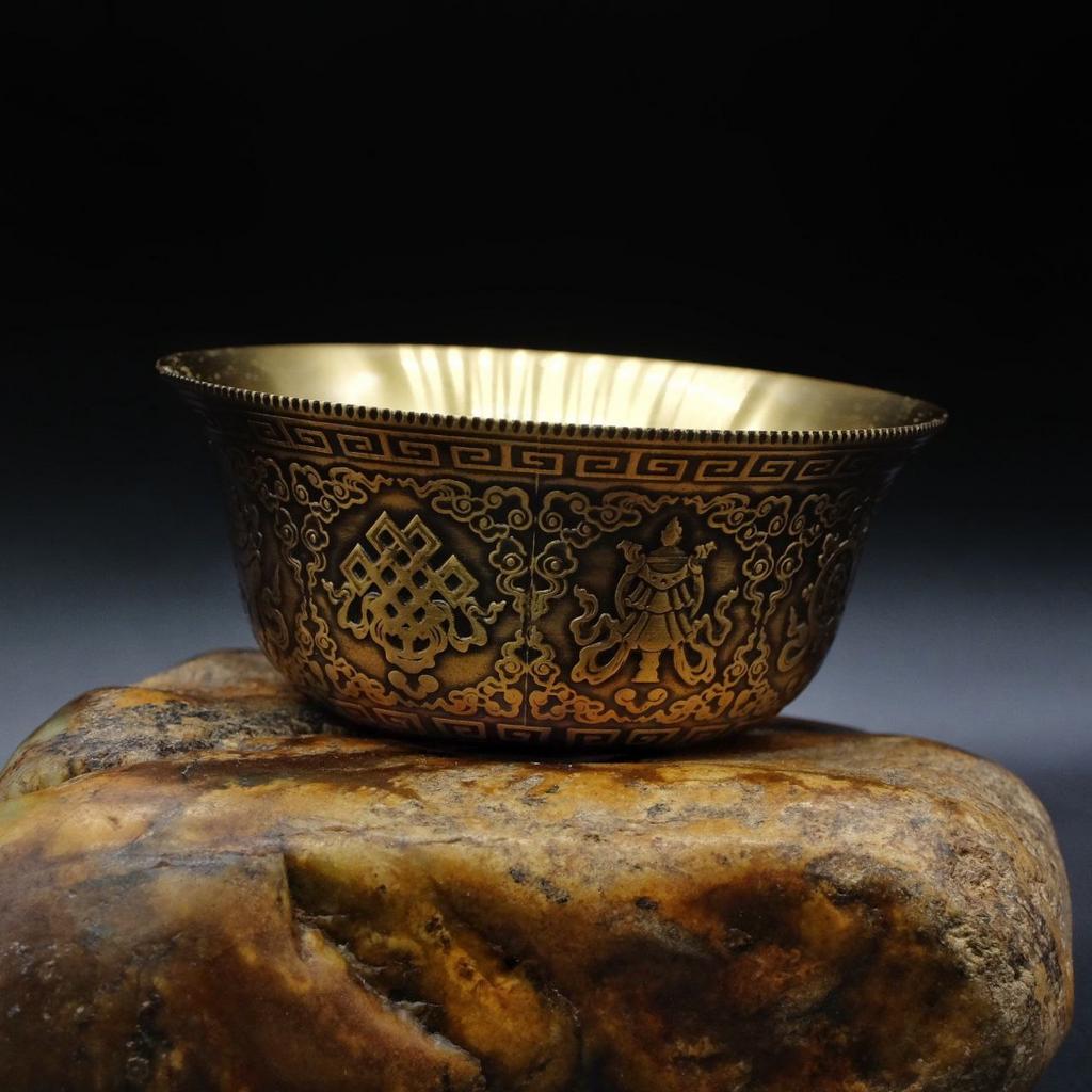 Пиала с изображением 8 символов благополучия большая