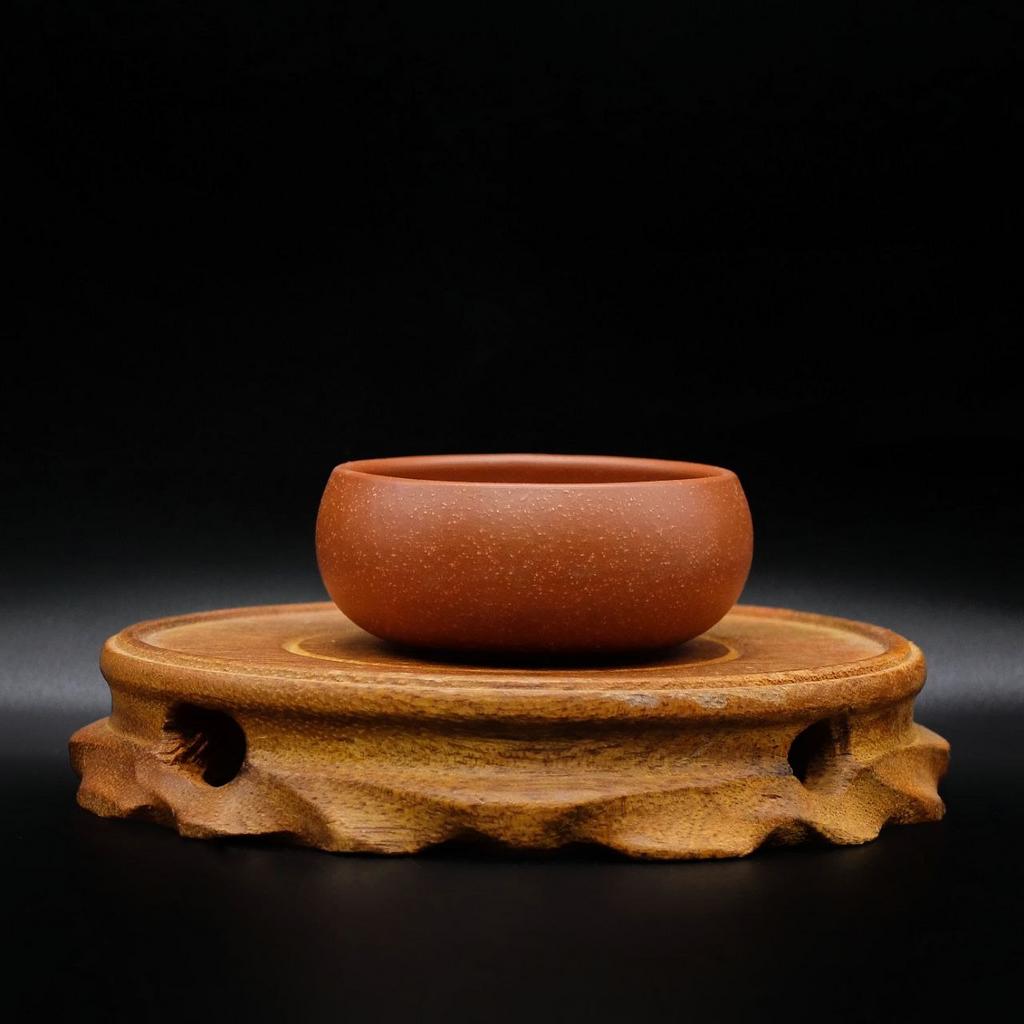 Пиала круглая плоская из глины "Кровь дракона"