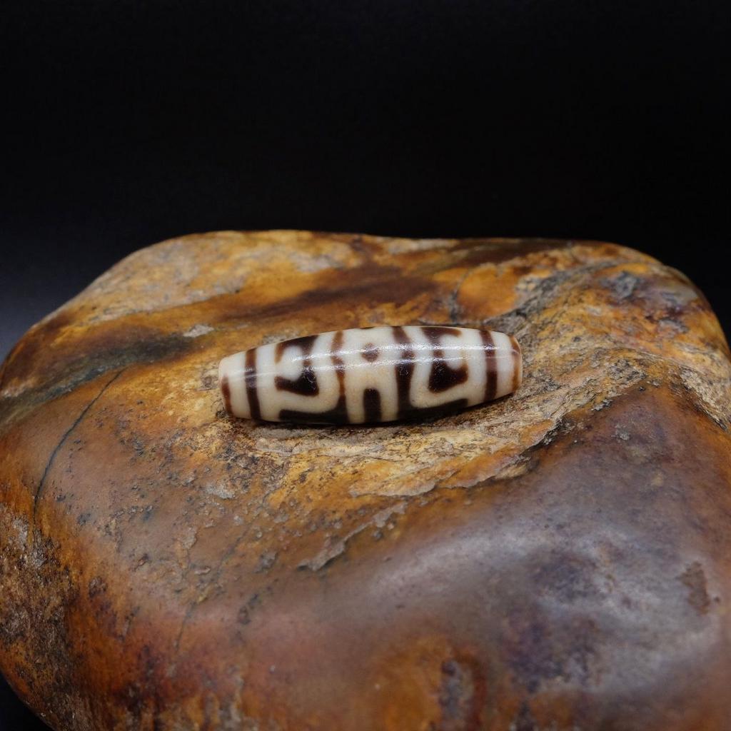 Шапка Падмасабхавы с сосудом богатства original