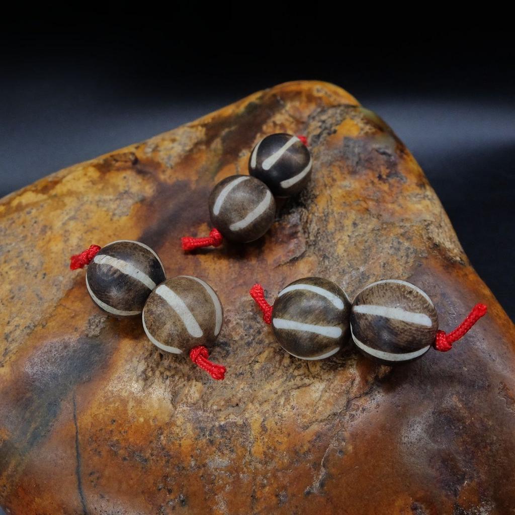 Бусина дзи Пумтек N°1 малая (пара)