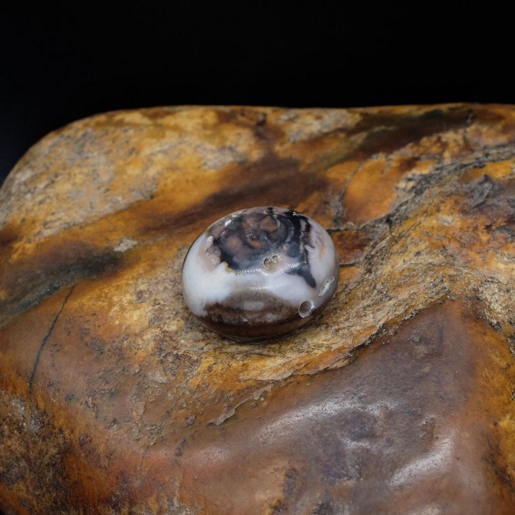 Натуральная Дзи 1 глаз N°6