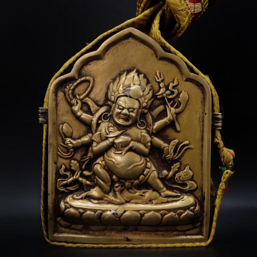 Дарохранительница Гау с изображением Махакалы