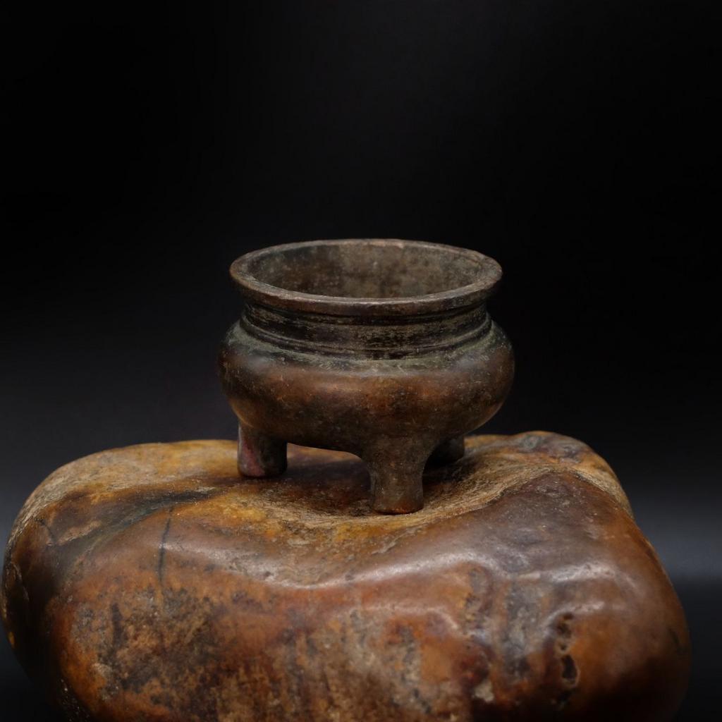 Маленькая курильница в форме дин