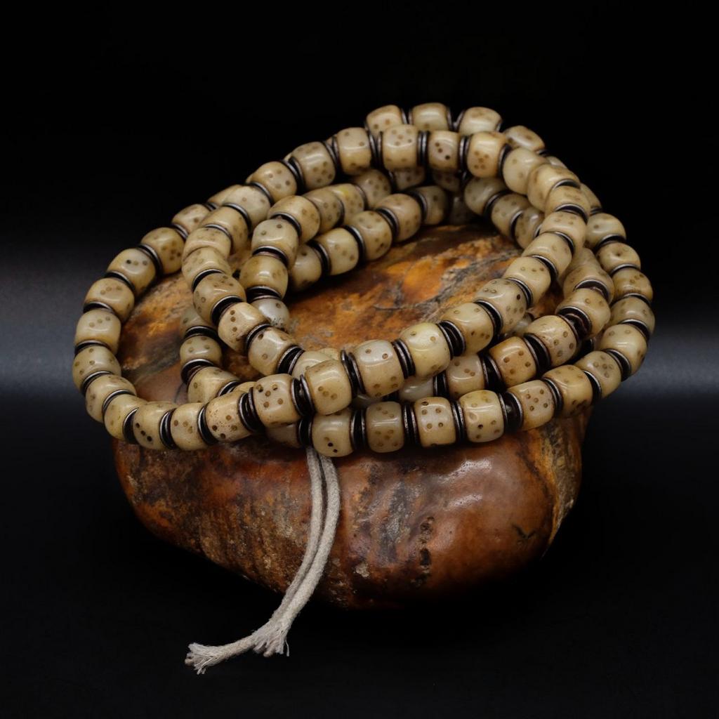 Четки из кости "Игральные кубики" 11 мм с металлическим основанием