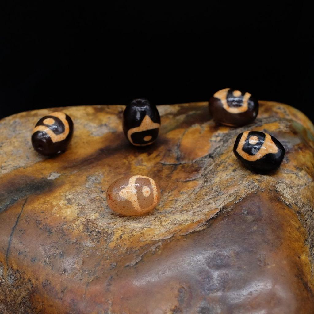 Бусина Дзи Ступа