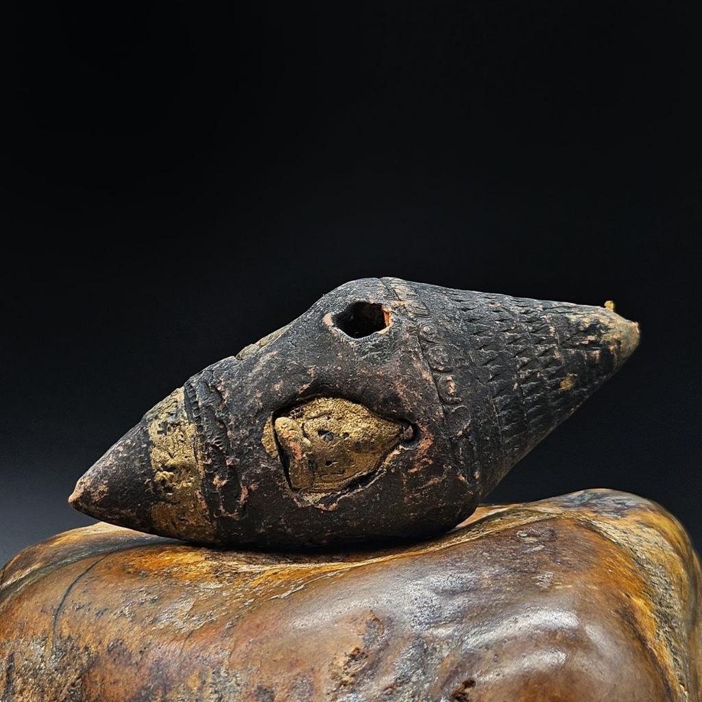 Ньянгла ступа с изображением Бодхисаттвы