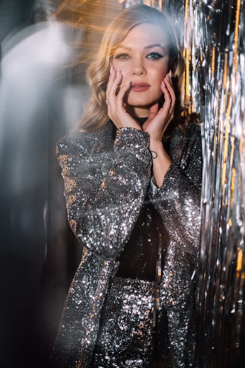 Серебряный пиджак в пайетку