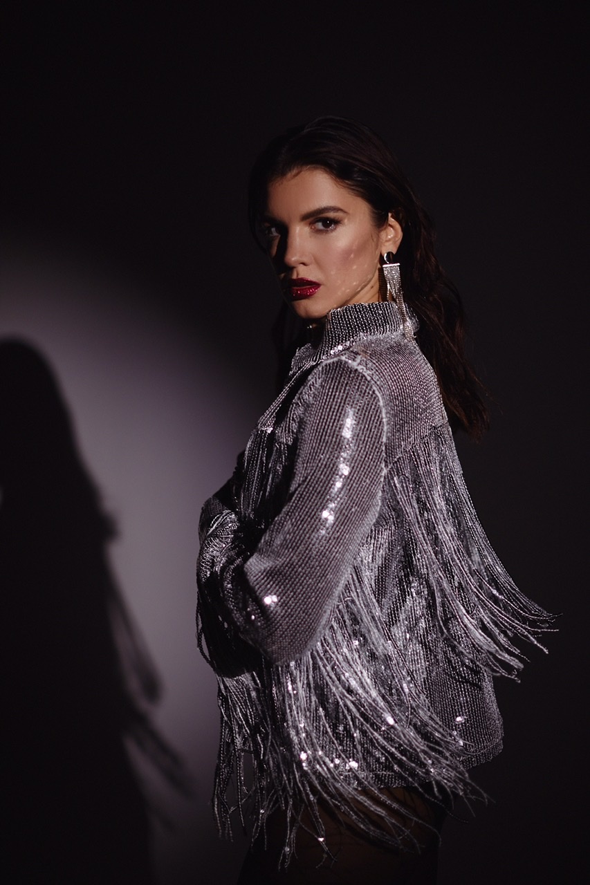 Серебряный пиджак с висюльками