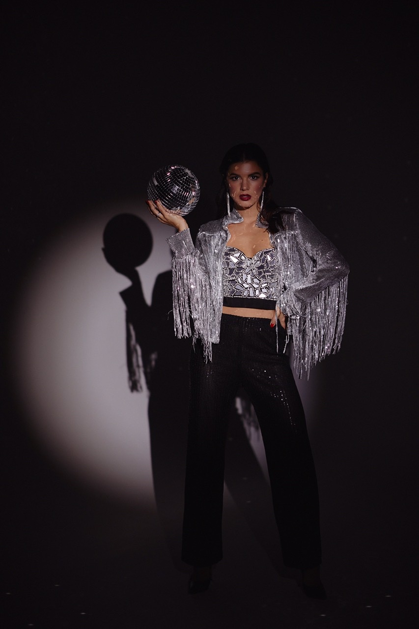 Серебряный пиджак с висюльками