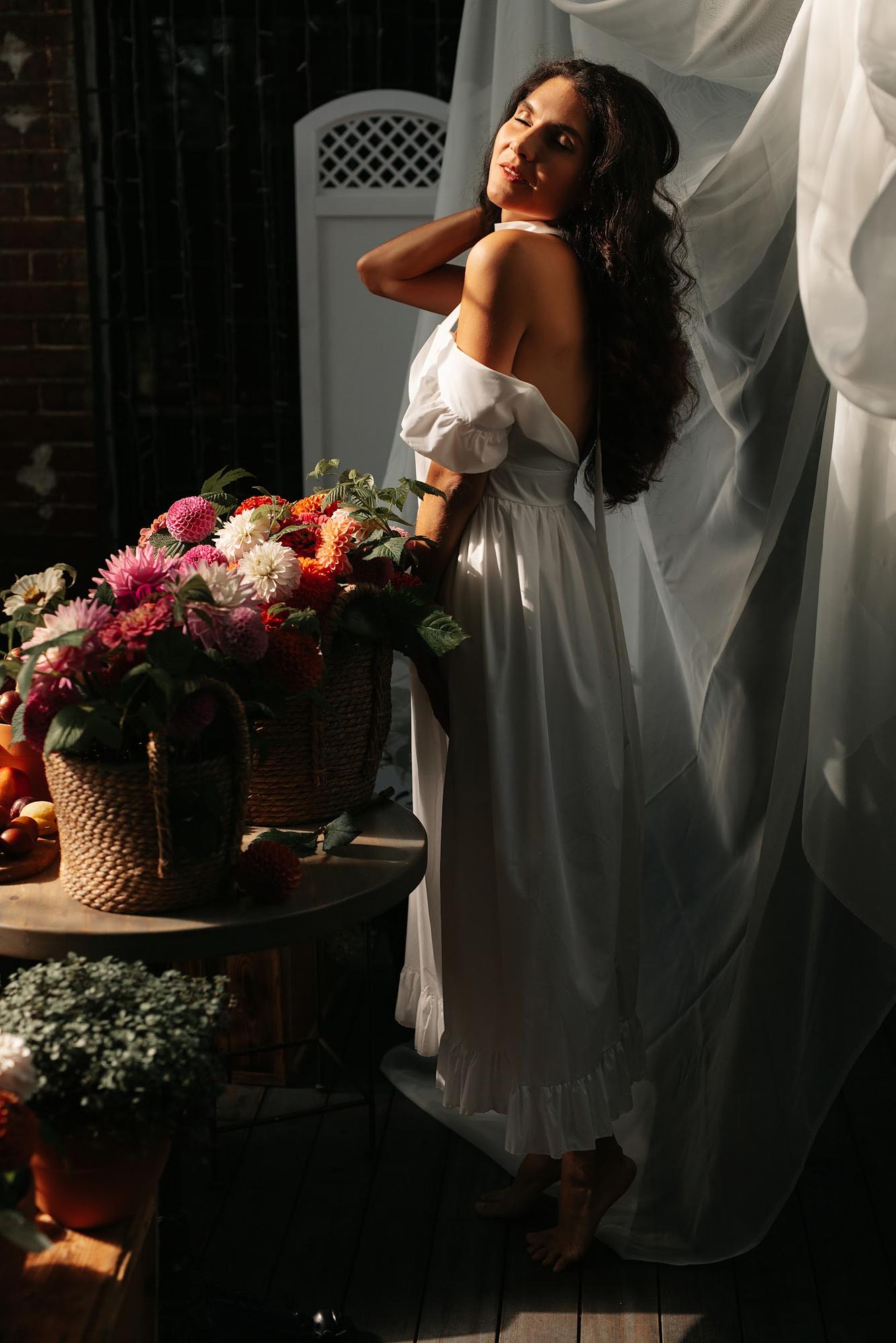 Белое миди крылышки разрез Хорватия