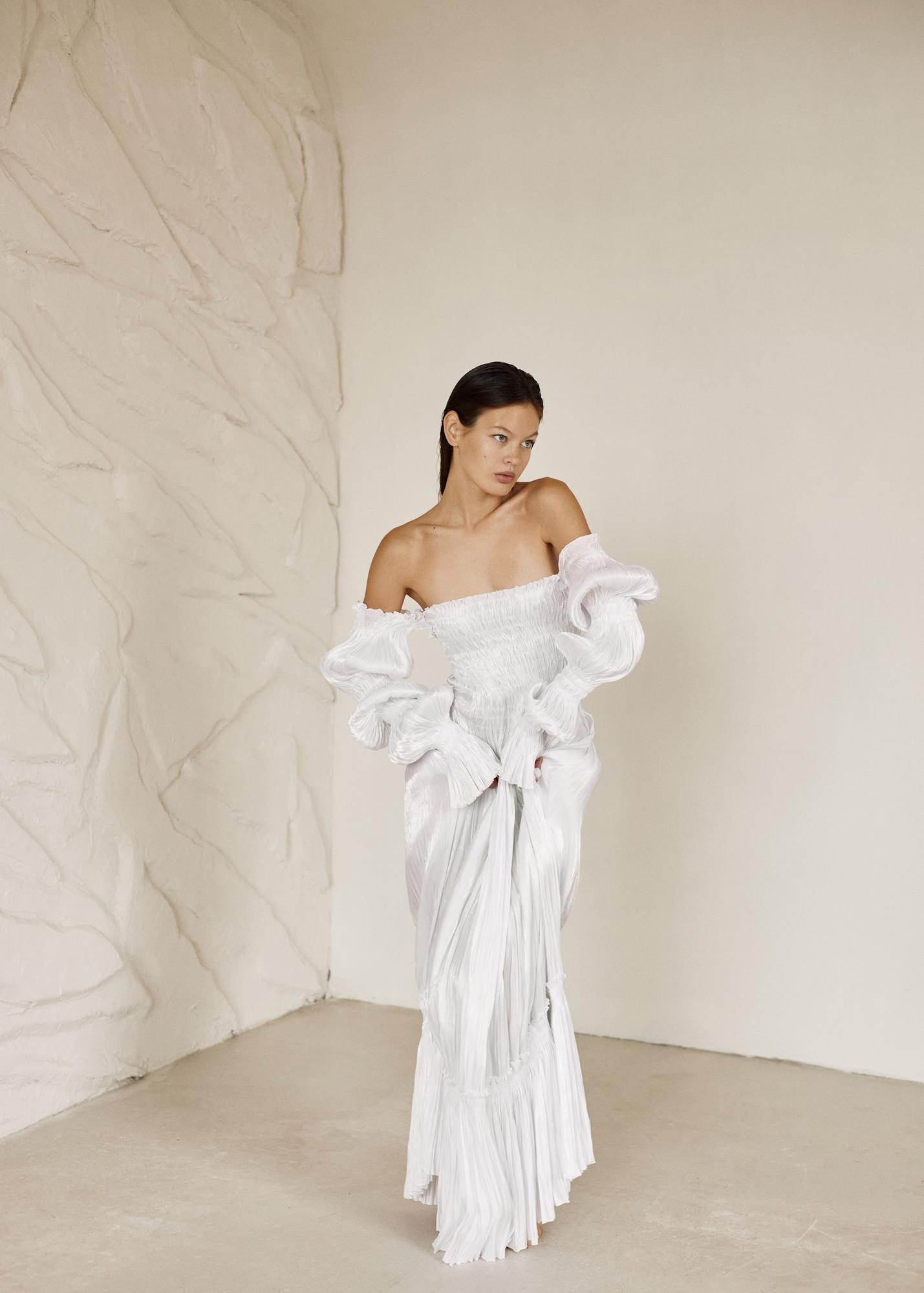 Белое плиссировка гофре с рукавами