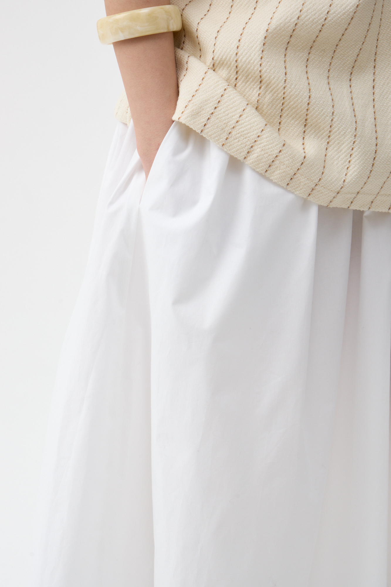 Юбка на кокетке белая пышная