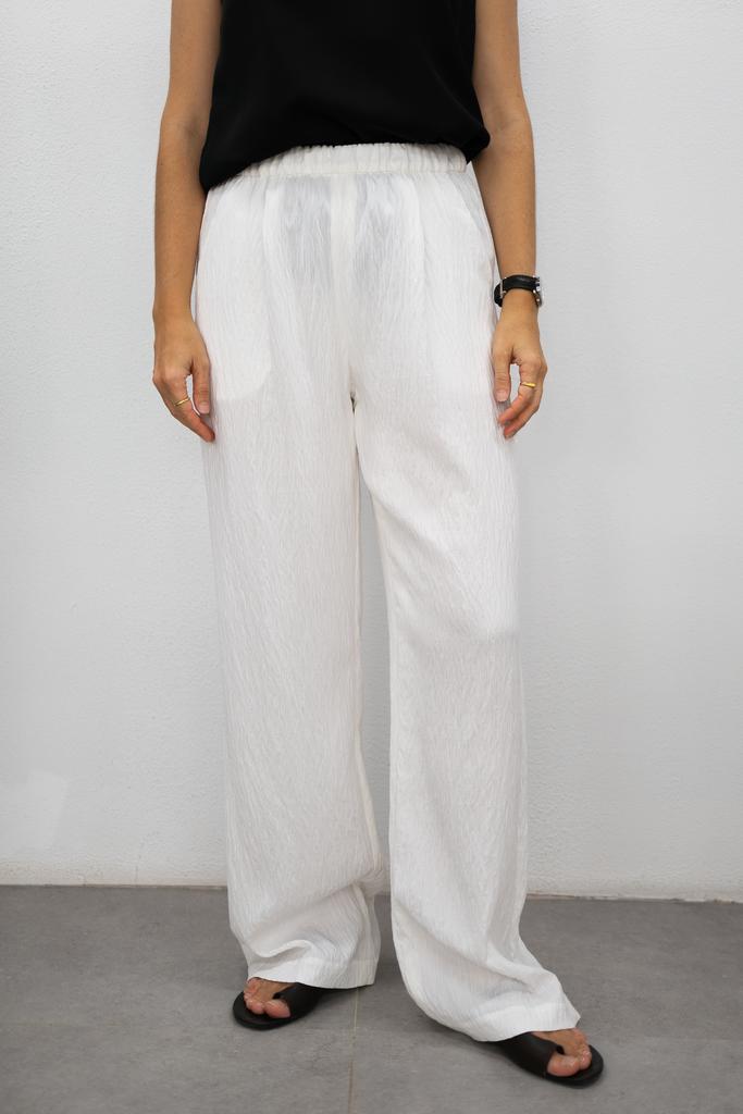 Брюки на резинке белые
