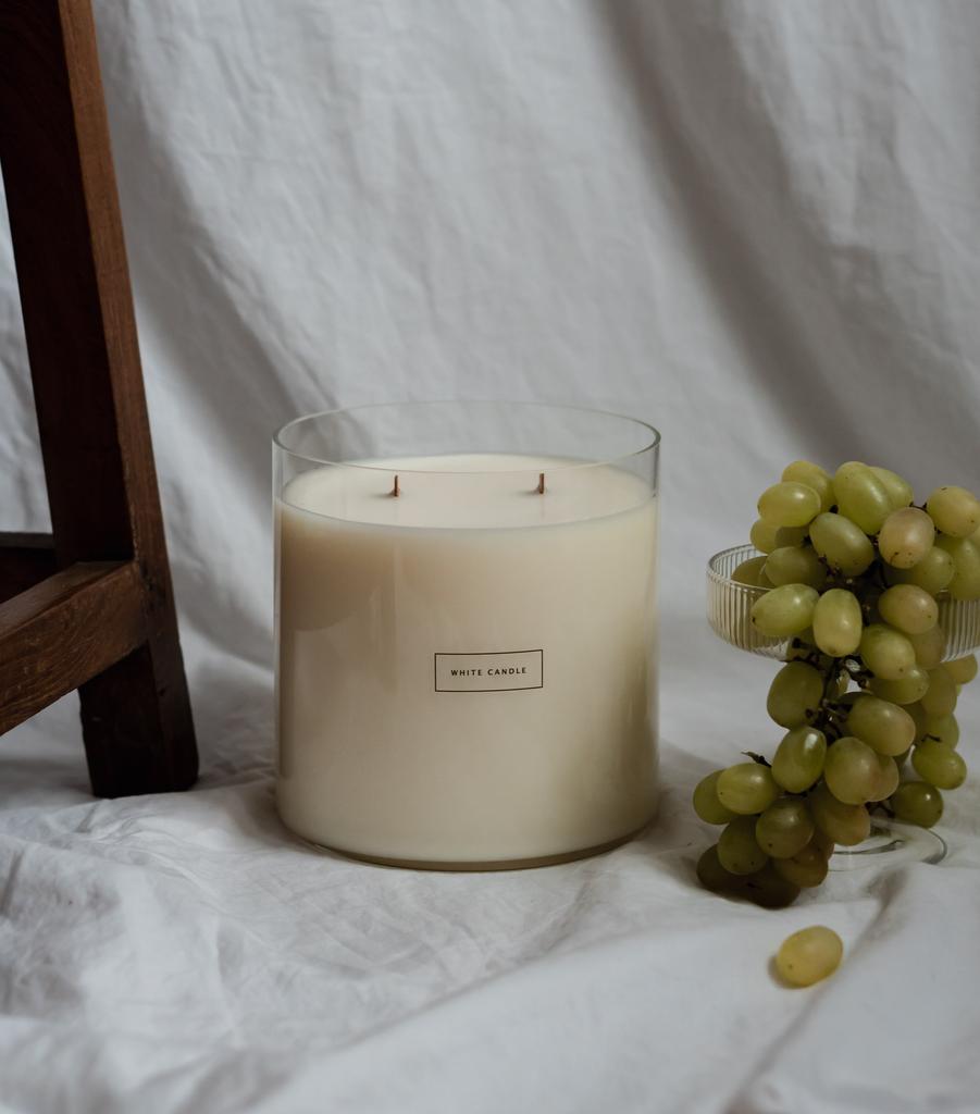CANDLE LARGE. Очень большая свеча в стекле.