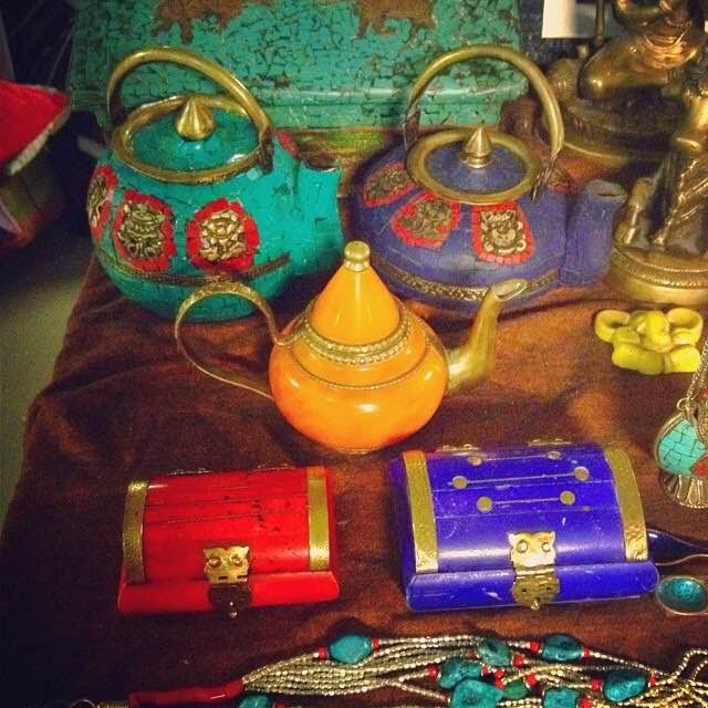 Тибетский чайник с натуральными камнями