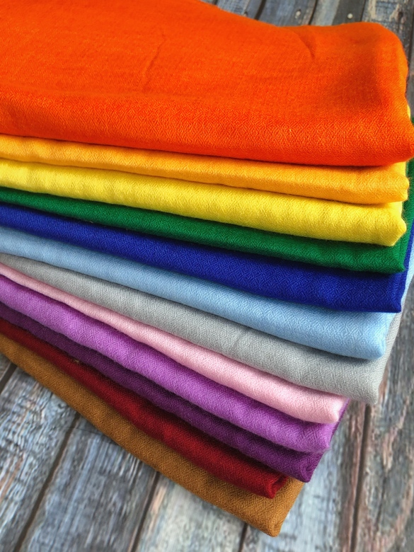 Яркие большие кашемировые шали