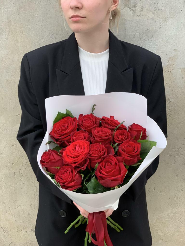 Букет 13 красных роз