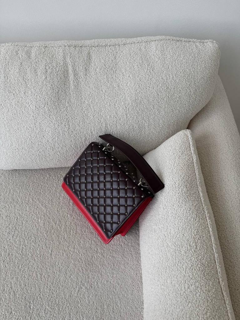 дерзкий дроп квадрат, red and burgundy