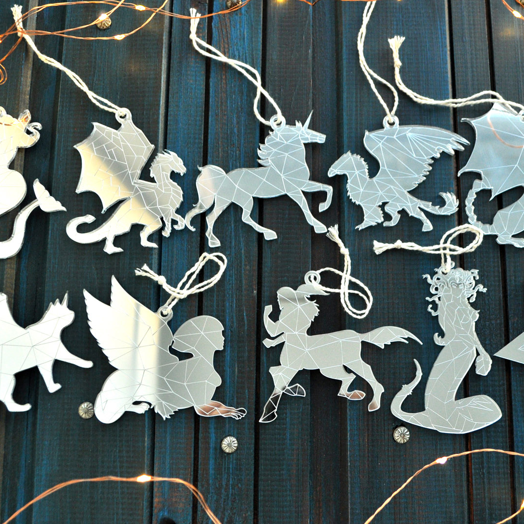 Набор зеркальных ёлочных игрушек Мифические существа в подарочной коробке - необычный подарок на Новый год