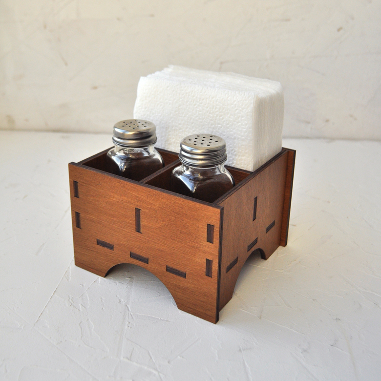 Небольшой органайзер с 3 секциями на ножках