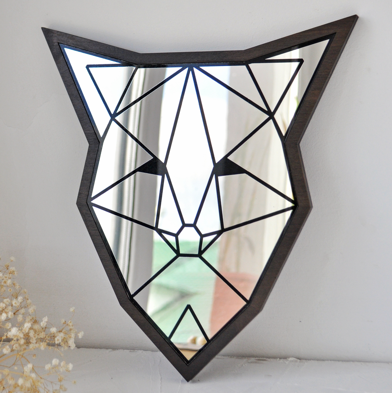 декоративное фигурное зеркало лиса, зеркало лисица с деревянной раке из акрила, зеркало полигональная голова,