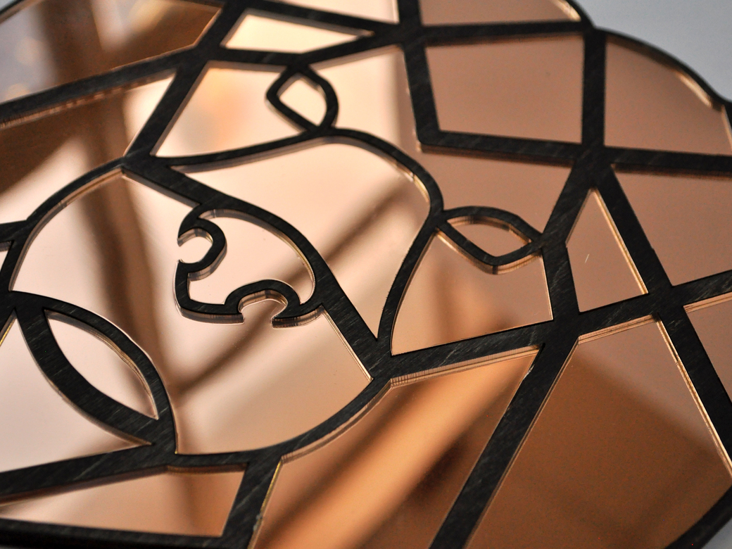 Медведь полигональный с секциями - декоративное зеркало - УЦЕНКА